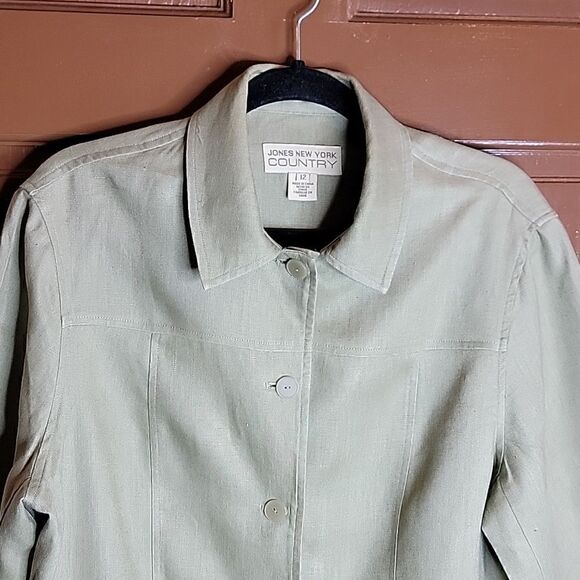 Jones New York-Linen Green buttoned down front Shirt Size 12. Long Sleeves. - Picture 3 of 7